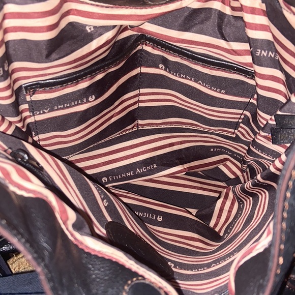 Etienne aligned purse zippered compartments on each side and back of purse - Picture 8 of 8